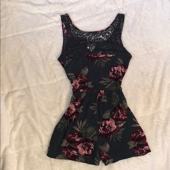 Floral Cape Juby Romper (M) - Picture 4 of 4